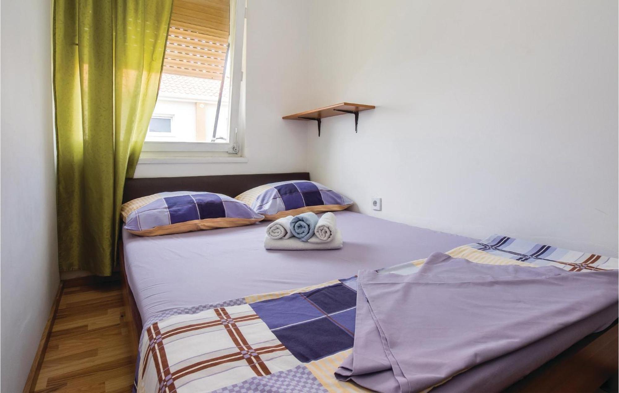 Nice Apartment In Split With Kitchen ภายนอก รูปภาพ